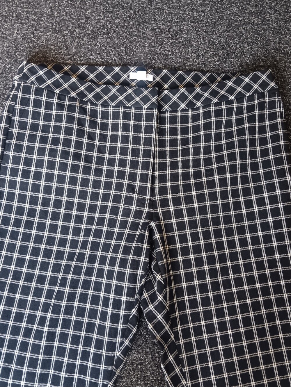Soft Stretchy J. Jill Black & White Checkered Capris Womens Size 14, Career - Picture 6 of 7